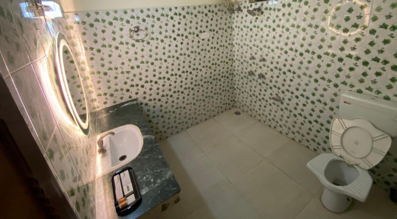 Ekant Guest House Dadāhu Eksteriør bilde